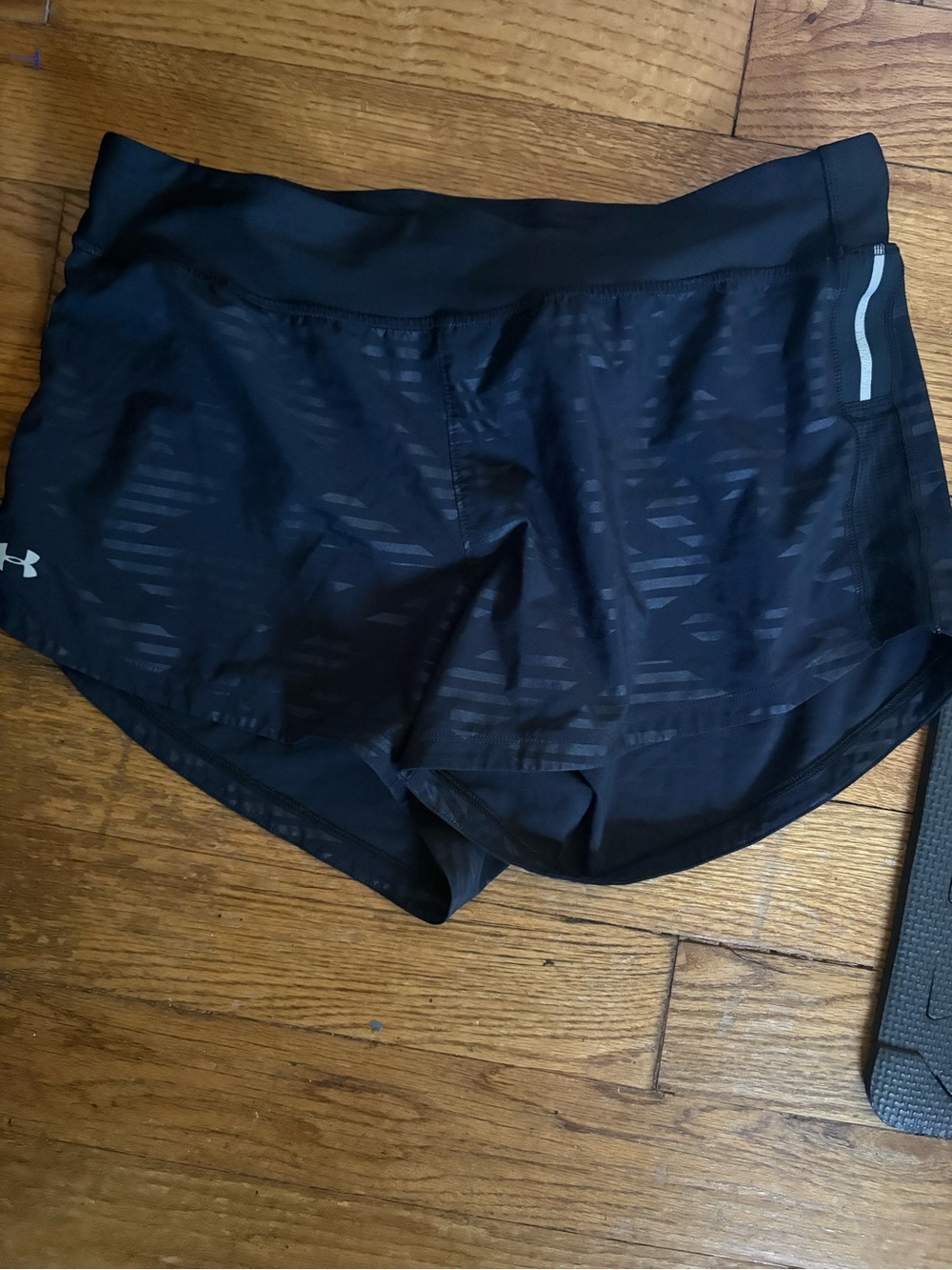 Under Armour Black Women's 3” Launch Perf Athletic Shorts Size L
